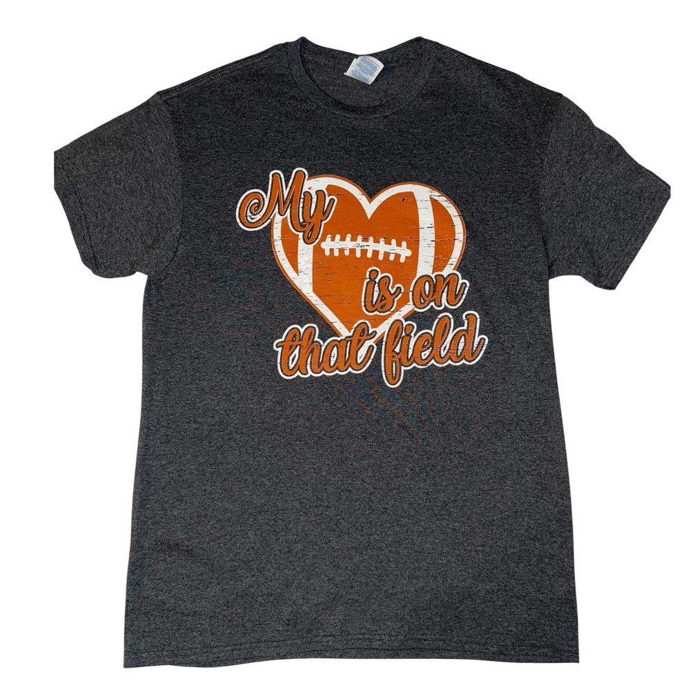 Delta Pro‎ Weight Graphic T Shirt Womens Medium Gray Football Heart Tee NEW